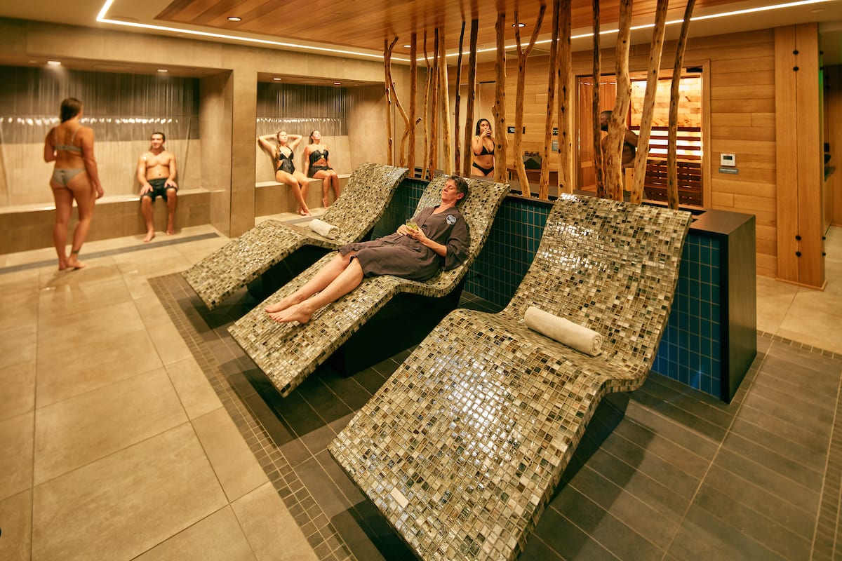 Thermal lounge and hydrotherapy area at Rush Creek Spa